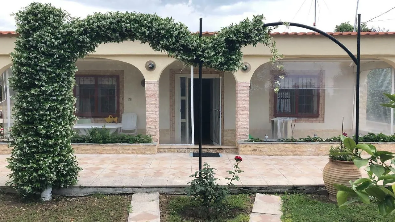 Holiday home Best Summer Vacation Nea Kallikrateia